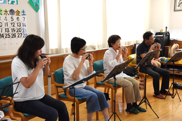 サムネイル:仁井田福祉センターで笑顔があふれる敬老会を開催！