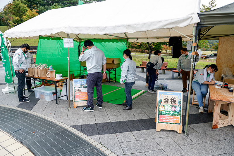 サムネイル:県産木材にふれあい・学ぶイベントにブース出展！