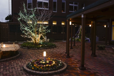 オリジナルクリスマスツリーで心地よい空間づくり