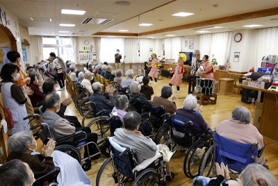 「劇場わらび座」が仁井田福祉センターでお正月特別公演！