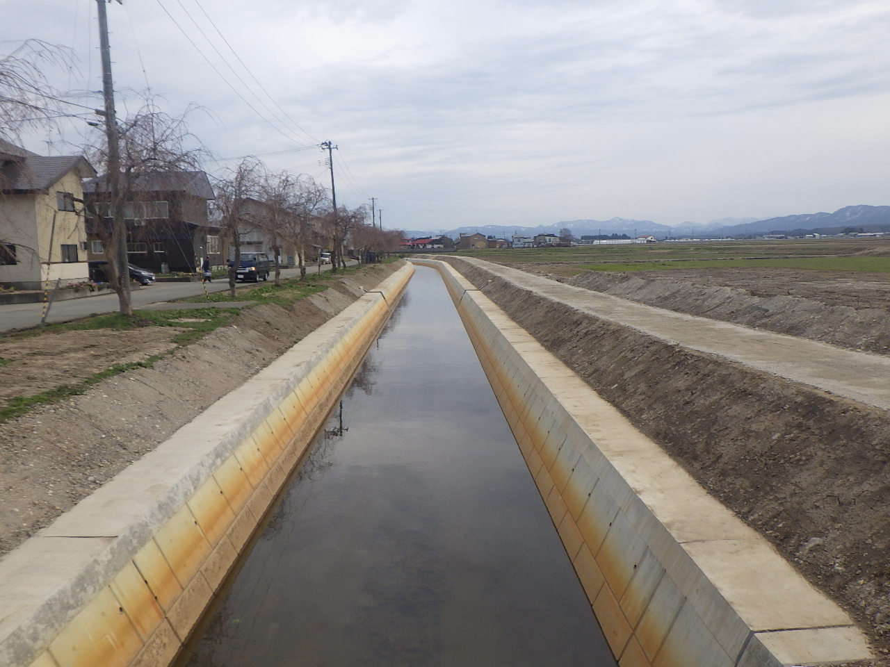 横手西部農業水利事業　石持川幹線排水路（その８）工事