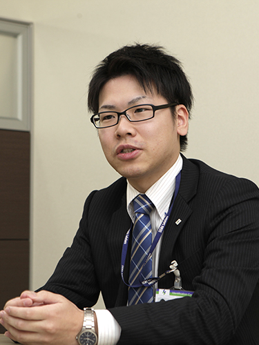 インタビュー画像:統括部 第2ソリューションセンター 調剤 佐々木 駿樹さん