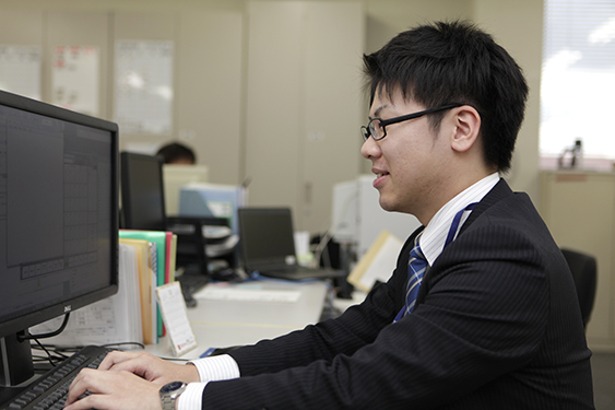 インタビュー画像:統括部 第2ソリューションセンター 調剤 佐々木 駿樹さん
