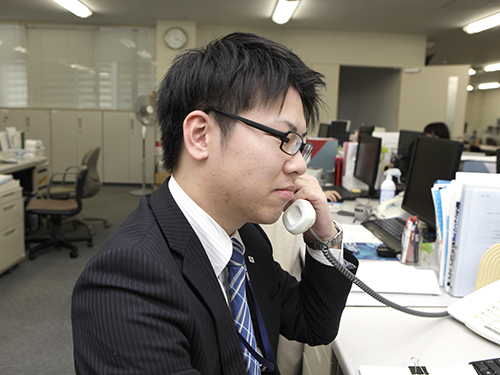 インタビュー画像:統括部 第2ソリューションセンター 調剤 佐々木 駿樹さん